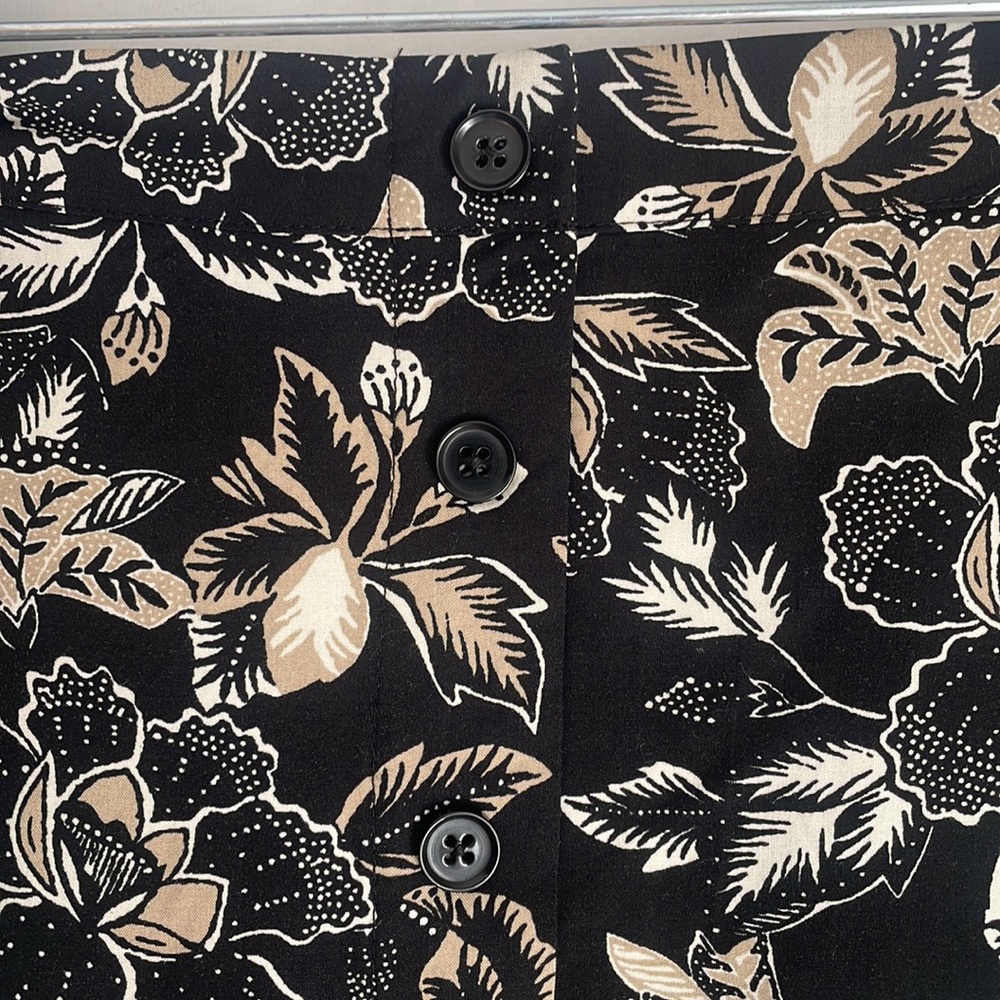 Old Navy Button Front Black Floral Skirt XS - Picture 2 of 7